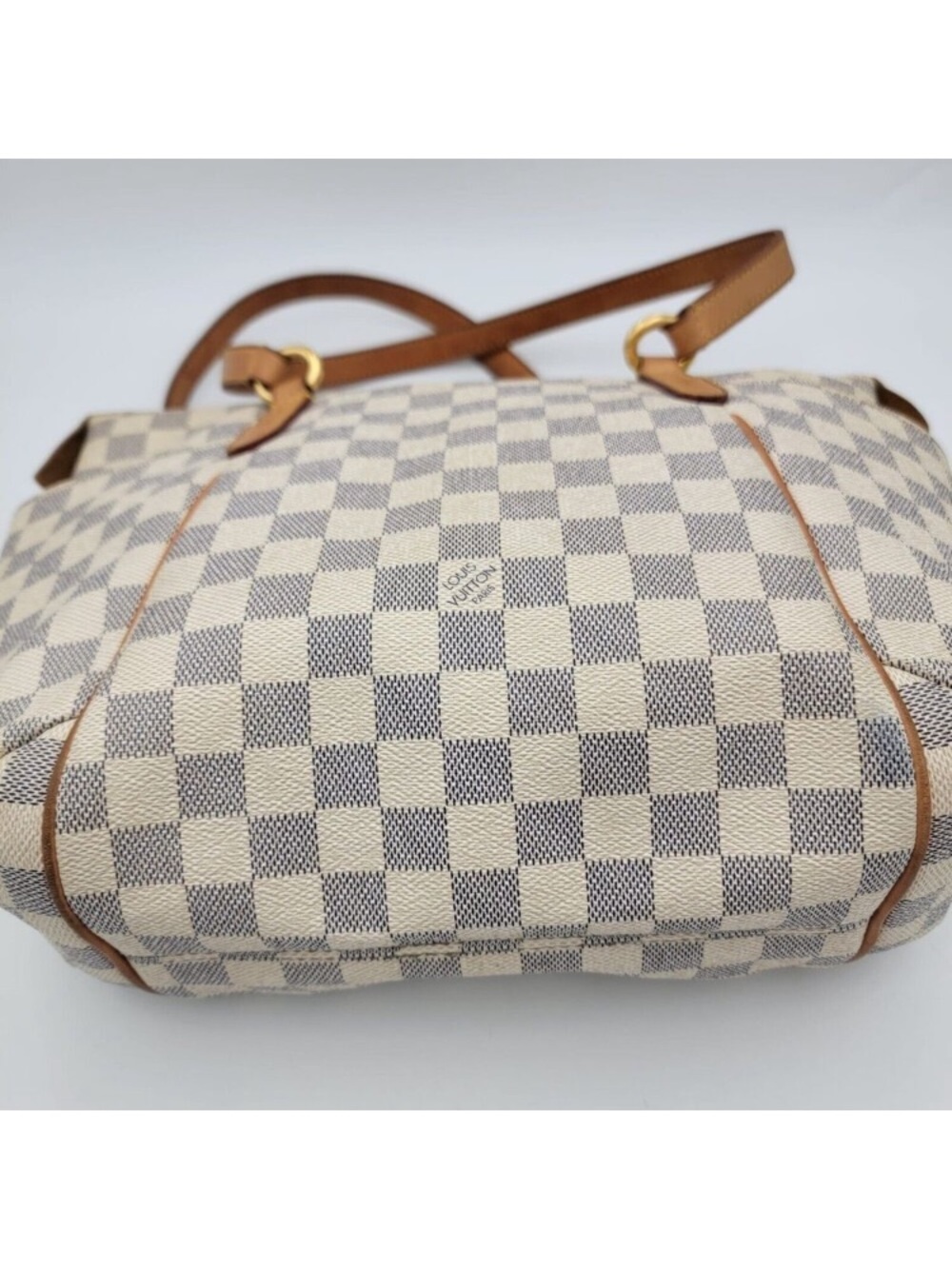 Louis Vuitton Damier Azur shoulder/tote with Tan Leather Trim. Authentic - Picture 4 of 17